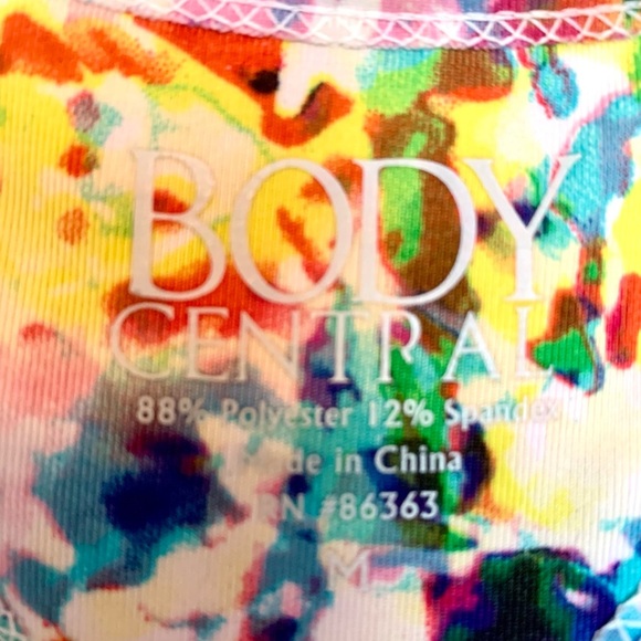 Body Central Multicolor Abstract Racerback Tank Top - Picture 4 of 9